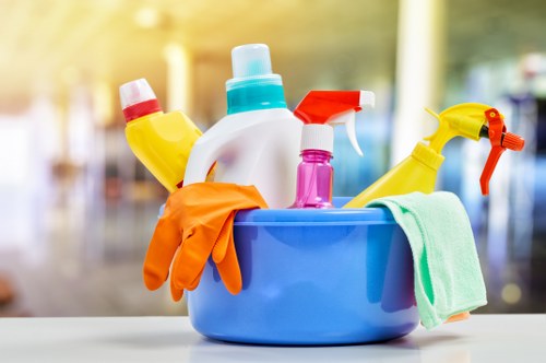 Professional move out cleaning in N10 for a local home interior