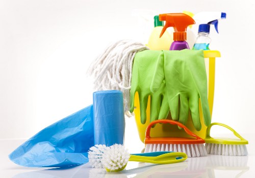 Bathroom cleaning service for a flat in N10